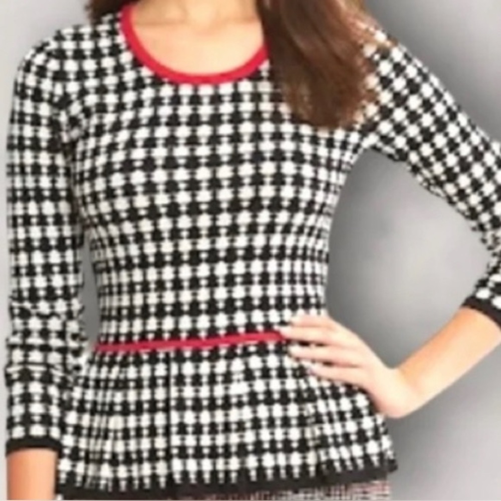 Banana Republic Women's Houndstooth Peplum Cotton Sweater Red Trim
Size S